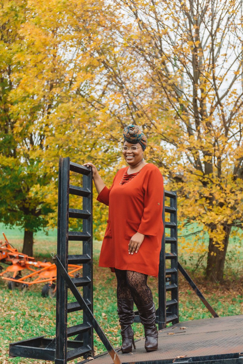 ladyprojectorg's tweet photo. The #LPHolidayGuide is meant to showcase our members in a variety of ways from articles to products they make or sell to a stunning styled shoot! ๐ Browse this year's styled shoot here: https://t.co/D6ZqFCOjbr ๐ธ: @brittanny + Styling by @OliviaRStylist https://t.co/imzZ6Dt5H3