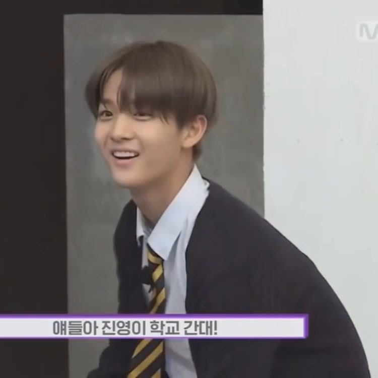 reve_S2_'s tweet photo. 배고딩 셀프캠 찍기전에 틴트발랐어 나 진짜 너무 귀여워서 죽고없어 https://t.co/EEW4MKGHy6