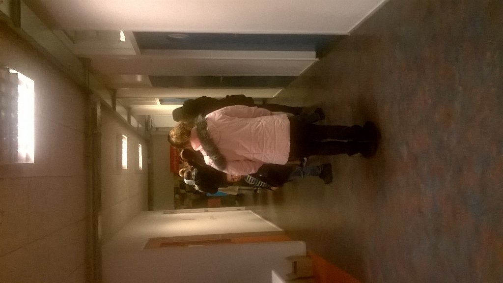 STBeijum050's tweet photo. Uitdelen speelgoedbonnen #stadjerspas is begonnen.#druk https://t.co/WQDAb460jY