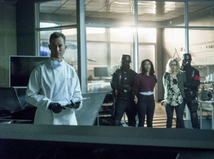 ArrowNewsPL's tweet photo. Zdjęcia (60-63) promujące crossover, część 3 - "The Flash". https://t.co/BbSyX3SS4r