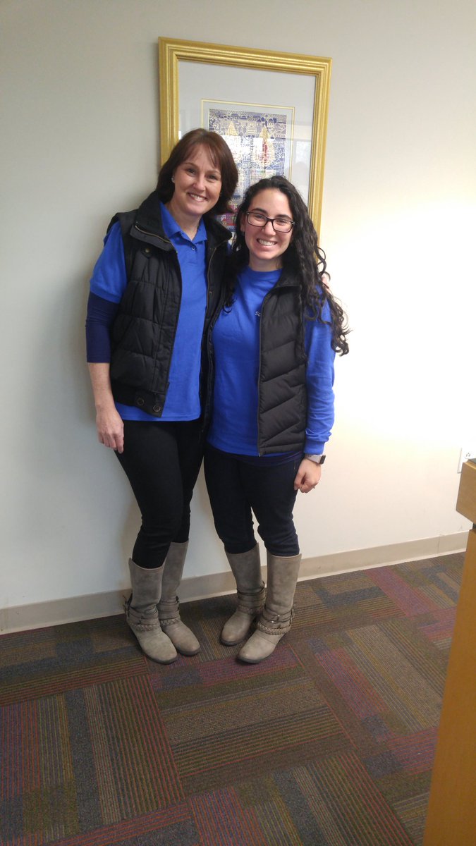 Andrea_SSDS's tweet photo. This is how @Gesher_SSDS team rolls - field trip to #CTstate #capitol https://t.co/0BgoAVkSZo