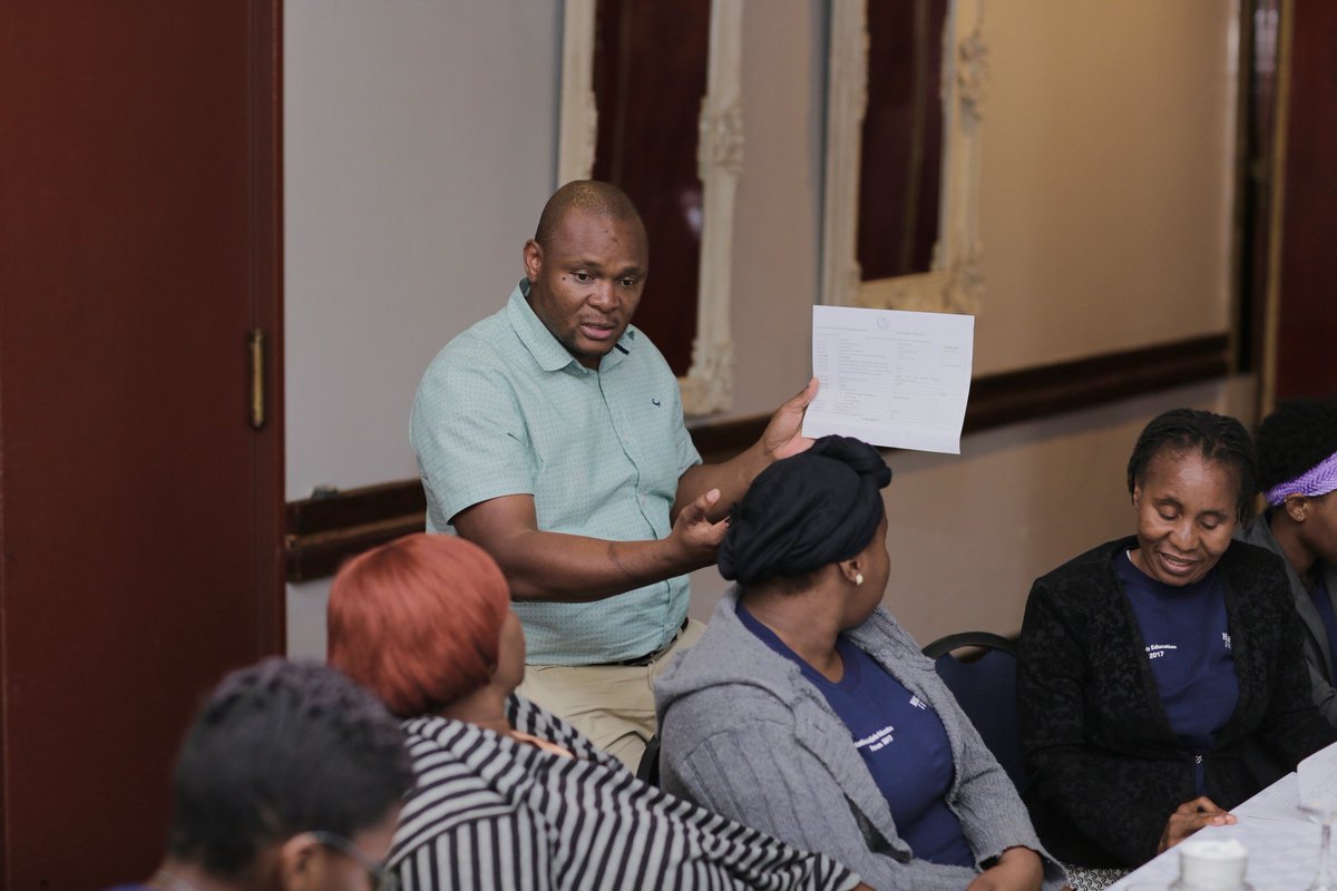 HigherLifeFDN's tweet photo. Delegates at #NGEC17 break away into groups to identify gaps, challenges& issues affecting #children particularly #girls in #education https://t.co/Zar9LQKBQM