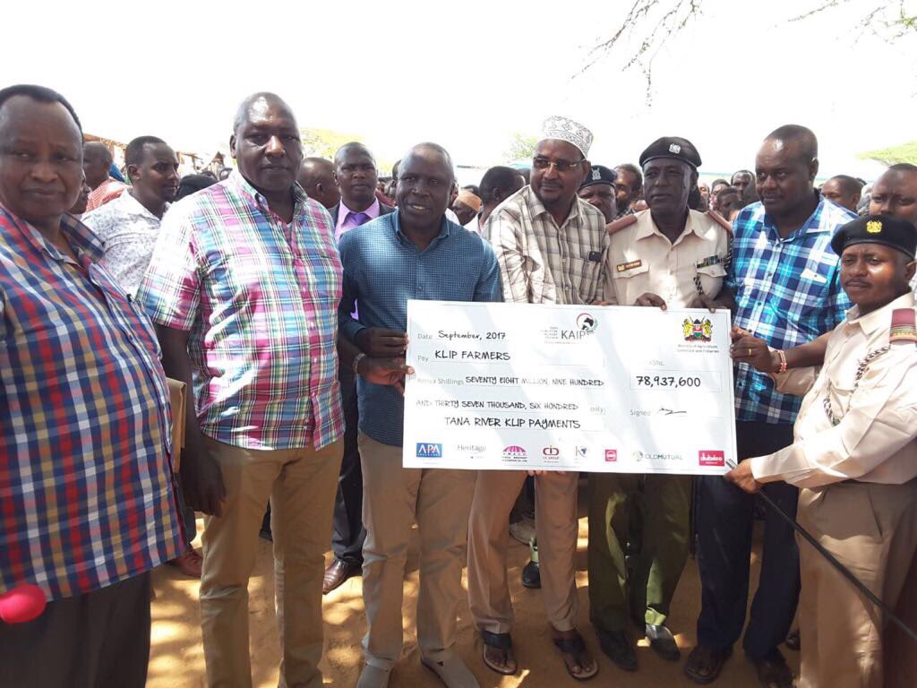 HonWillyBett's tweet photo. PS for State Department of Livestock, Dr. Andrew Tuimur and I,  visited livestock #farmers in #TanaRiver County where we issued payouts worth Ksh. 78 Million under the Kenya Livestock Insurance Programme. We also compensated farmers for losing camels due to drought. https://t.co/i9HWx4gRJs