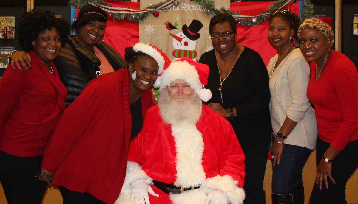 VioletTorch's tweet photo. VTFBookFair & Photos w/Santa-Sat Dec 2 & Sun Dec 3 -12:30pm โ 5pm @ City Center Barnes & Noble White Plains. BookFair ID 12257838 #SantaReads https://t.co/OyEP5qDz5x
