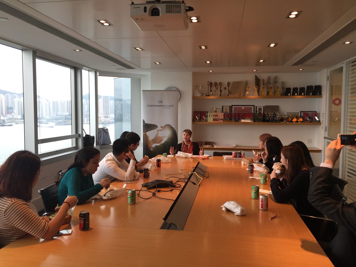 fleishmanHK's tweet photo. Our Greater China President @touchnotcat donated her time to Time Auction and shared insights with volunteers yesterday, raising 80 volunteer hours to KOBUMI, Boys’ and Girls’ Club Association and more! #TimeAuction #volunteerwork https://t.co/6e2Q2o6G7m
