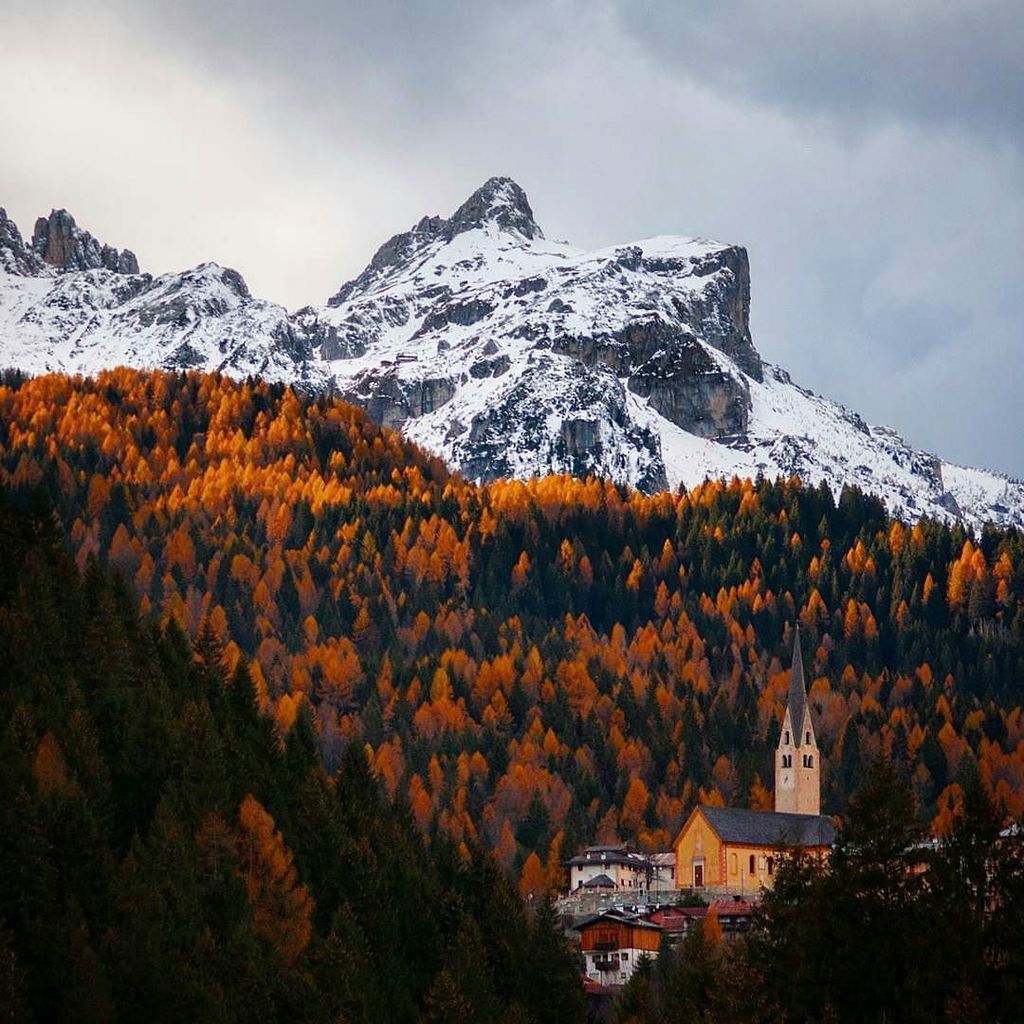 Foto di @simgrillo 👏
Mentre sta per iniziare la stagione sciistica anche in val di Zoldo, godiamoci questi meravigliosi colori autunnali! #igersbelluno ift.tt/2zoCVBK