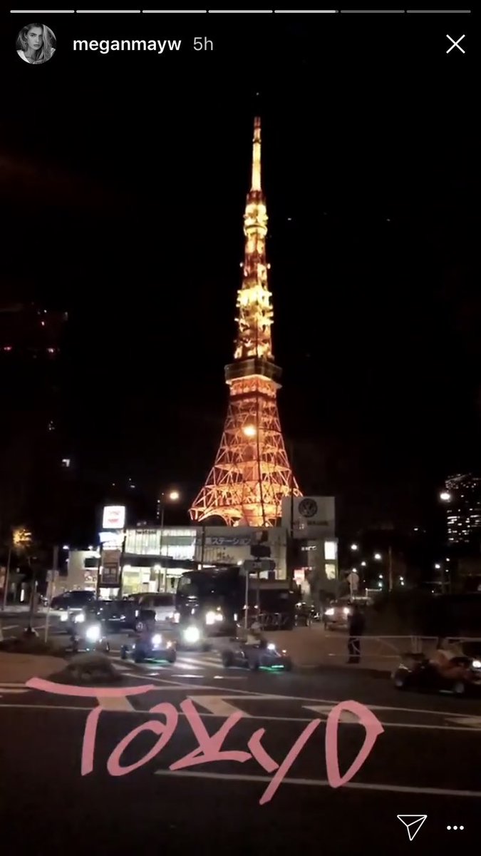 mariana12tb's tweet photo. ✨ @MeganMayW 
she is in Japan!! 🍣😆
#VSFashionShow #VSFS17 https://t.co/khXGBHWNP5