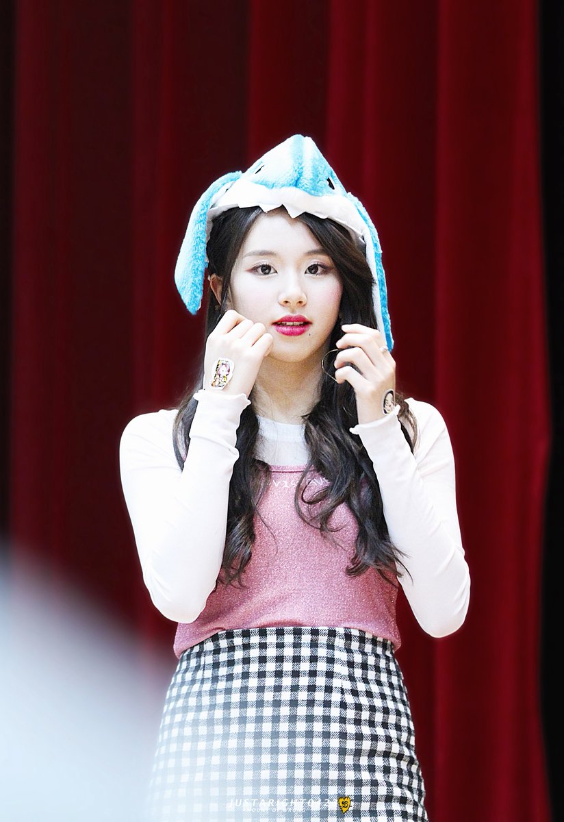 JustAright0423's tweet photo. 손채영 #채영 #트와이스 #TWICE @JYPETWICE 🐯 https://t.co/tHqa5YmSqX