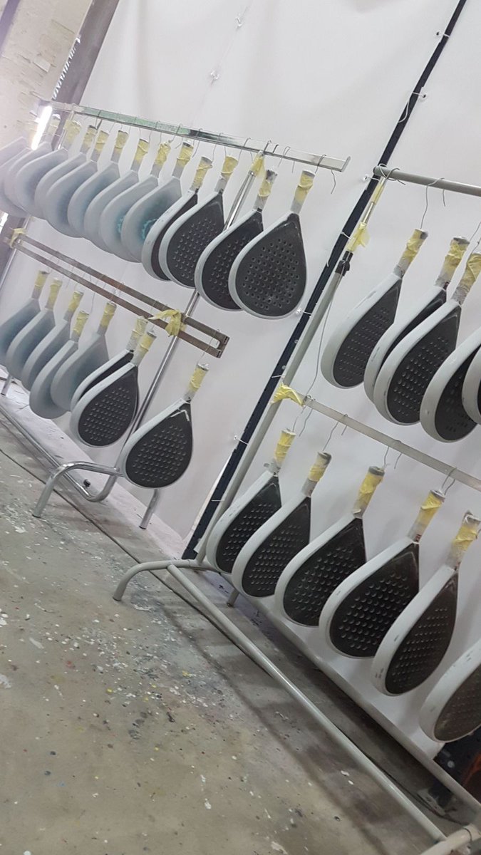 Repararpalas's tweet photo. Pintura y decoración de palas de padel.#padel #torneosdepadel #padelmadrid https://t.co/r3XqPTndAK