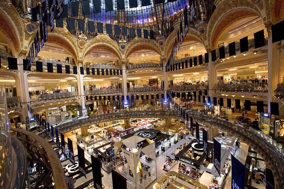 Todo_Lujo's tweet photo. #Top 10 calles de #compras #lujo + caras mundo / World's top 10 most expensive #luxury #shopping streets /+info-> ♕https://t.co/0pt2LjVhHw♕ https://t.co/WKxdax7NQg  #Influencer #LuxuryBlog @Todo_Lujo · #Noticias #dinero #negocios #luxe #Retail #RealEstate #money #business #news https://t.co/OneNSEsh28