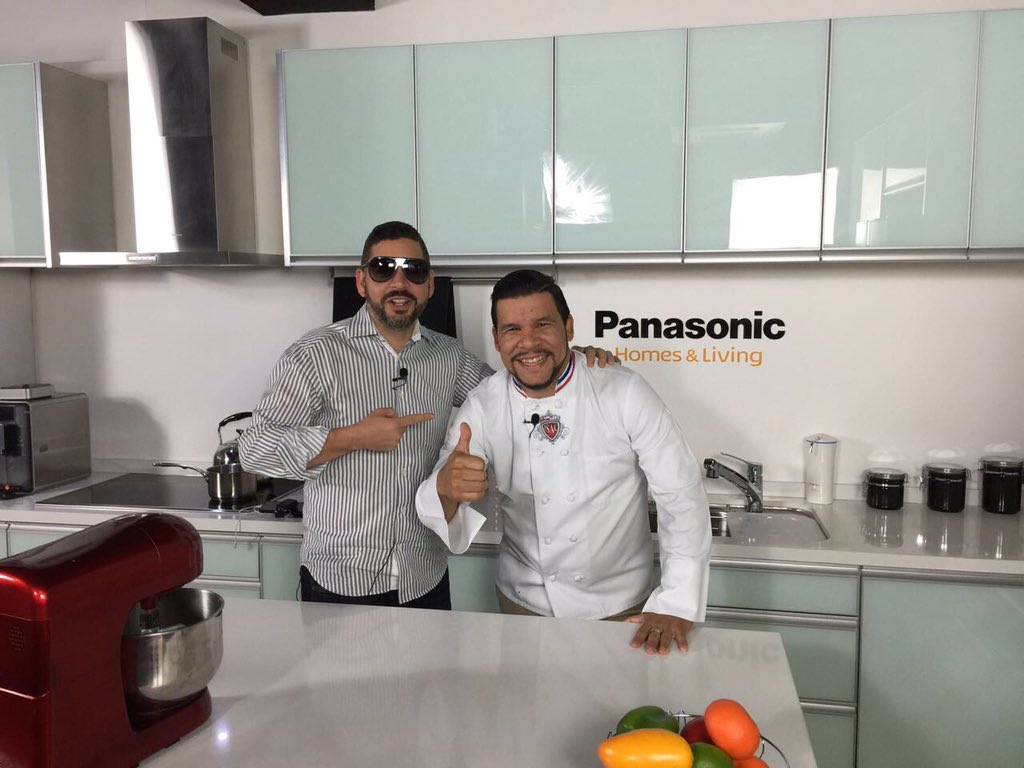 congresoserchef's tweet photo. No te pierdas el Domingo a las 11:30am por @NexPanama a @leoalmengor  en el  segmento #Cocinandocon del @CHEFLUISTV desde la Cocina de @panasoniclatin haciendo unas HAMBURGUESAS DULCES #PanasonicChefLuis #Panasonic https://t.co/p7BXMMhYqm