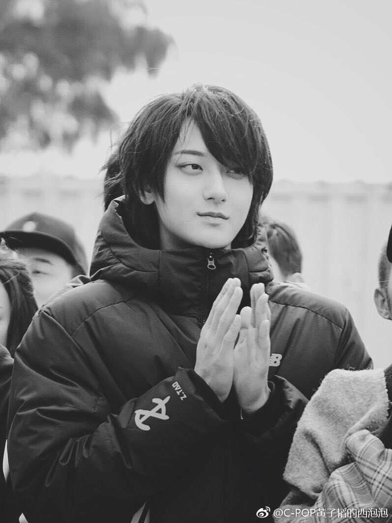 突如ツイッターに現れた 星座になりそうなくらい美しい顔の青年 タオ さんとは Togetter 突如ツイッターに現れた 星座になりそうなくらい美しい顔の青年 タオ さんとは Togetter