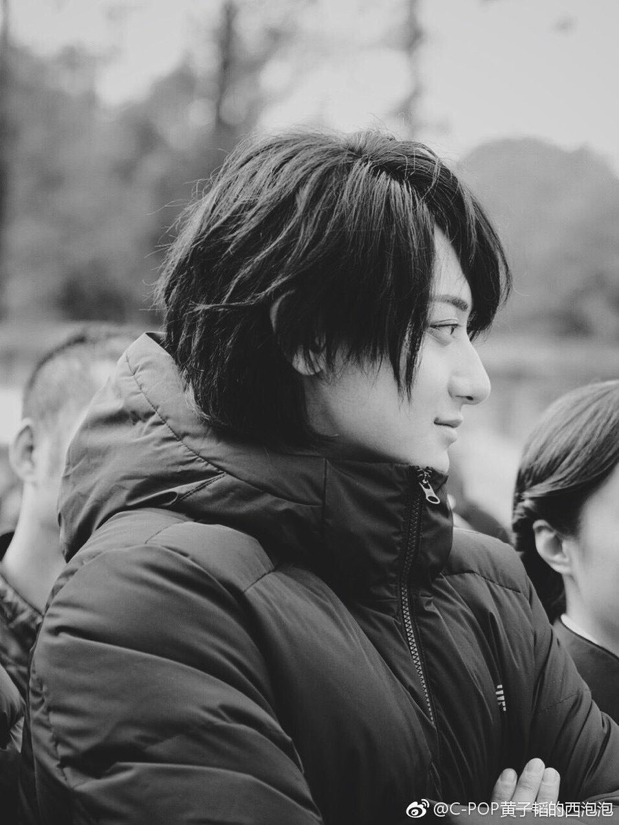 突如ツイッターに現れた 星座になりそうなくらい美しい顔の青年 タオ さんとは Togetter 突如ツイッターに現れた 星座になりそうなくらい美しい顔の青年 タオ さんとは Togetter
