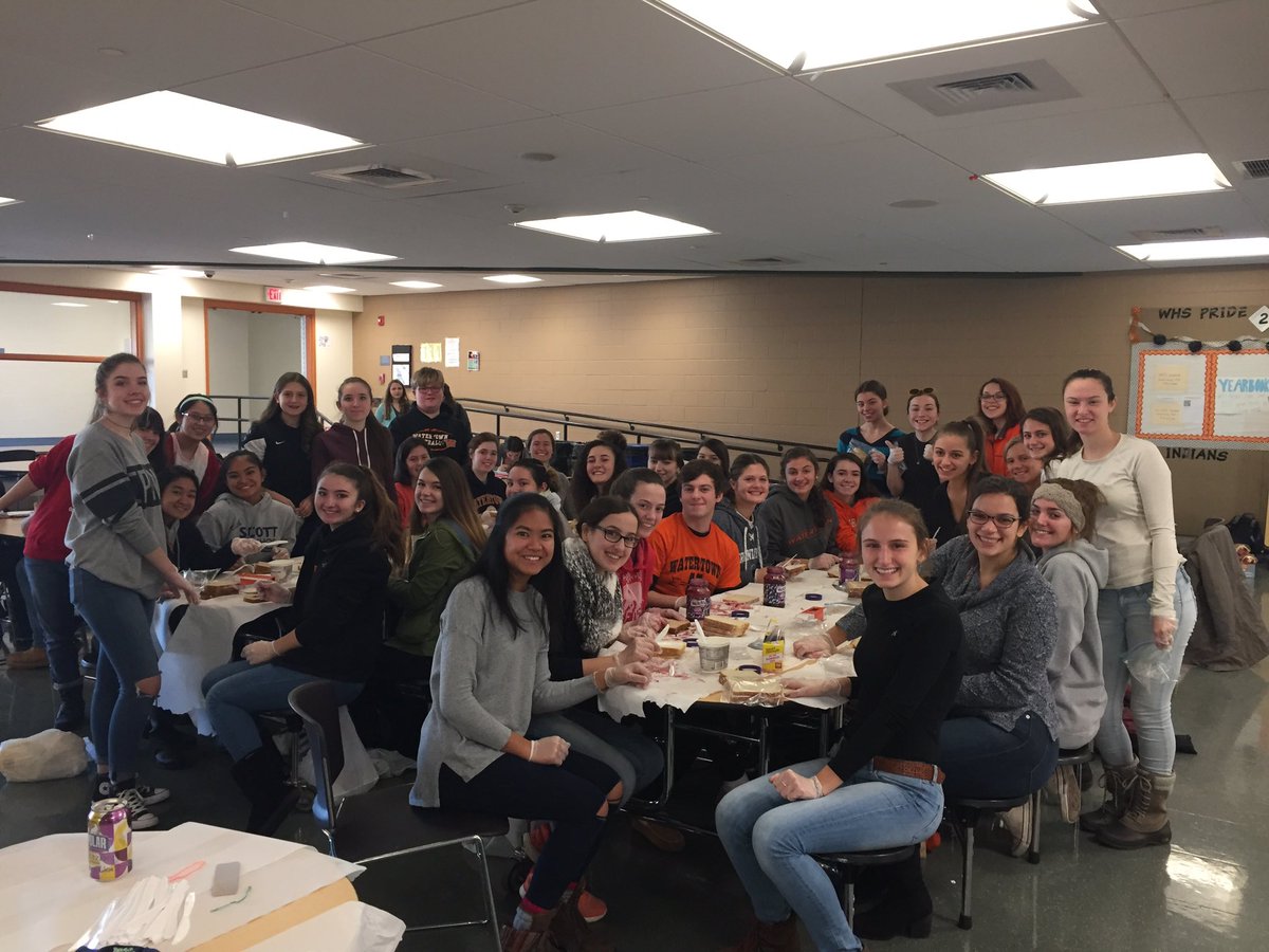 #WHSnow World Language Honor Society making sandwiches for the St. Vincent De Paul Society to help on #Thanksgiving2017 #GiveBack