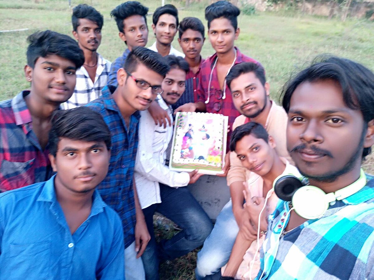 AlluArjun_Army's tweet photo. #HBDLittlePrincessAlluArha Celebrations by #AlluArjunArmy  - Adoni Team. https://t.co/U2P9aEyCUr