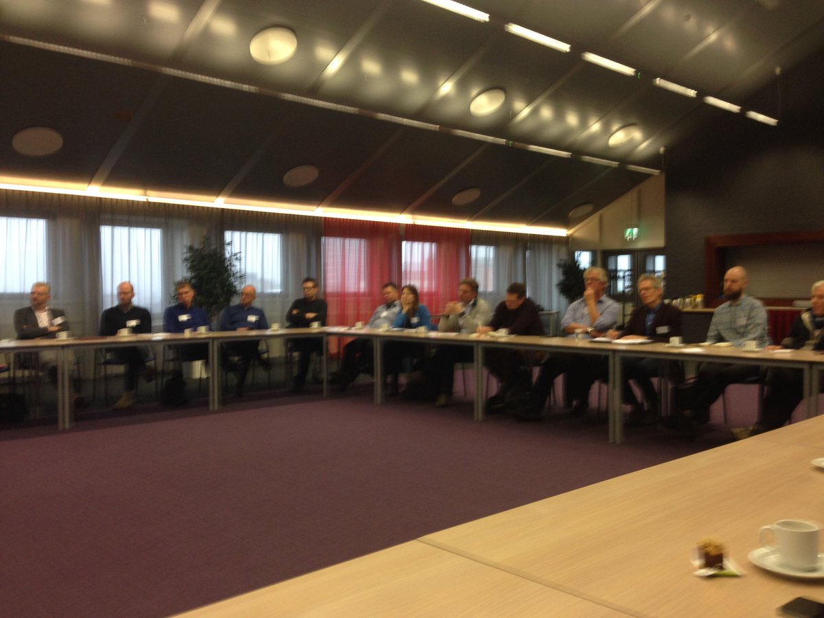 Presentatie <a href="/LOpgewekt/">LokaalOpgewekt Emmen</a> bij conferentie Ruimte voor Zon <a href="/provgroningen/">Provincie Groningen</a> in een mooie klassikale opstelling