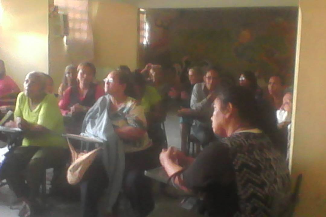 ler1972's tweet photo. Leslie Losada. Coordinadora regional @senadeszulia hoy con las #Maitas en taller "importancia del desarme" @mspenitenciario @mirelct @ https://t.co/ByiDkzysTN