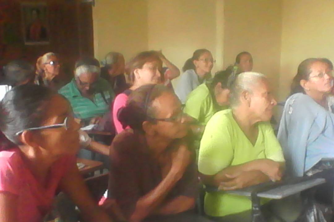 ler1972's tweet photo. Leslie Losada. Coordinadora regional @senadeszulia hoy con las #Maitas en taller "importancia del desarme" @mspenitenciario @mirelct @ https://t.co/ByiDkzysTN