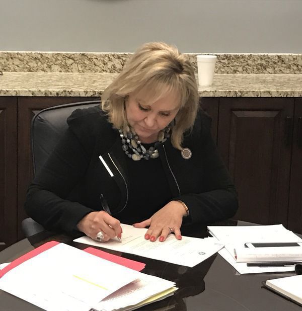 SaveOurStateOK's tweet photo. .@TulsaWorld Editorial: Fallin's bold move to force a better state budget needs public help https://t.co/nTMGp9cMQp #okleg #SaveOurStateOK https://t.co/MGN9Ms0jIG