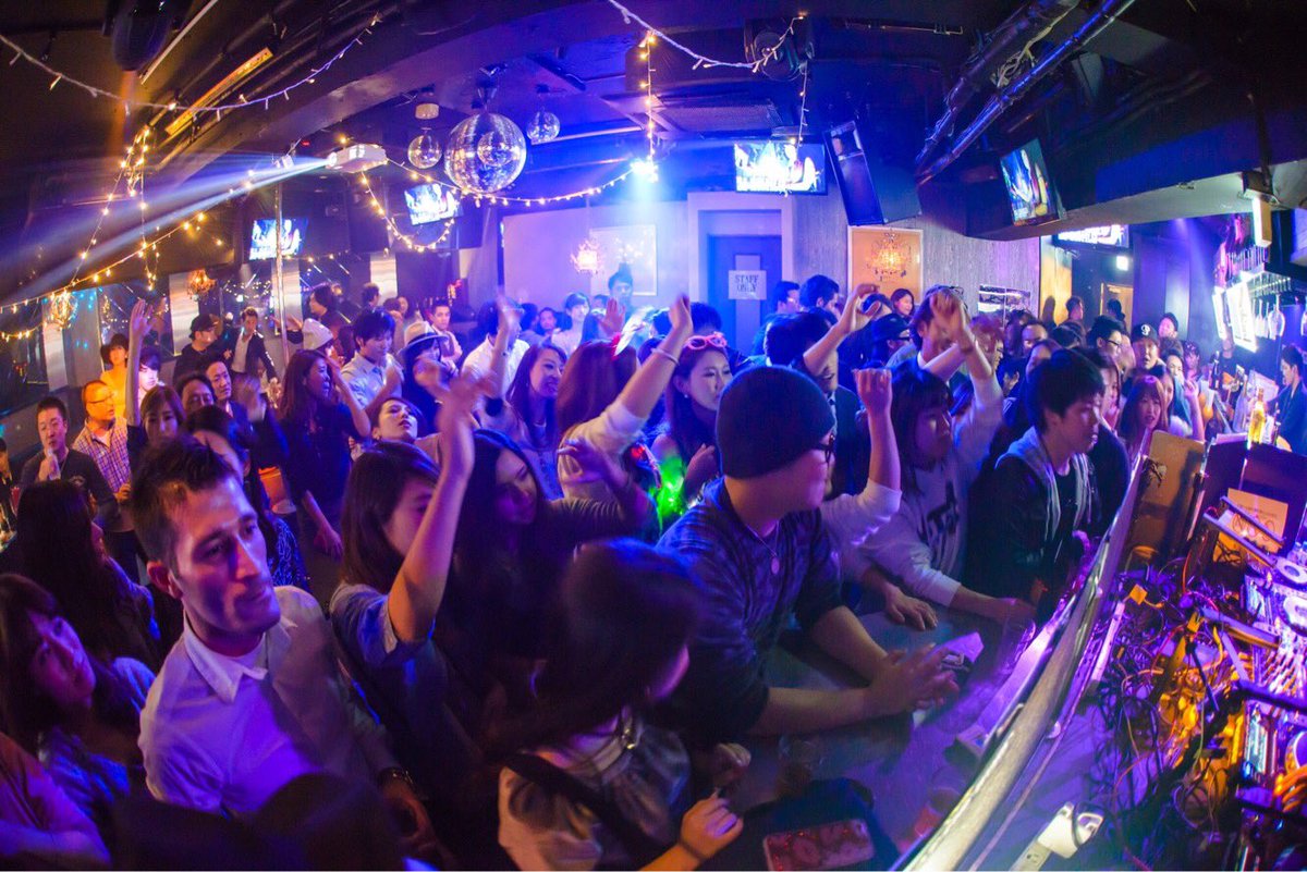 orival_design's tweet photo. event flyer
六本木 SEVEN SENSEで
11.21-11.25に開催される4周年PARTY🎉
フライヤーを作らせていただきました🎵
#7sense #anniversary #六本木 #デザイン #フライヤー https://t.co/NgVUZKUY2D
