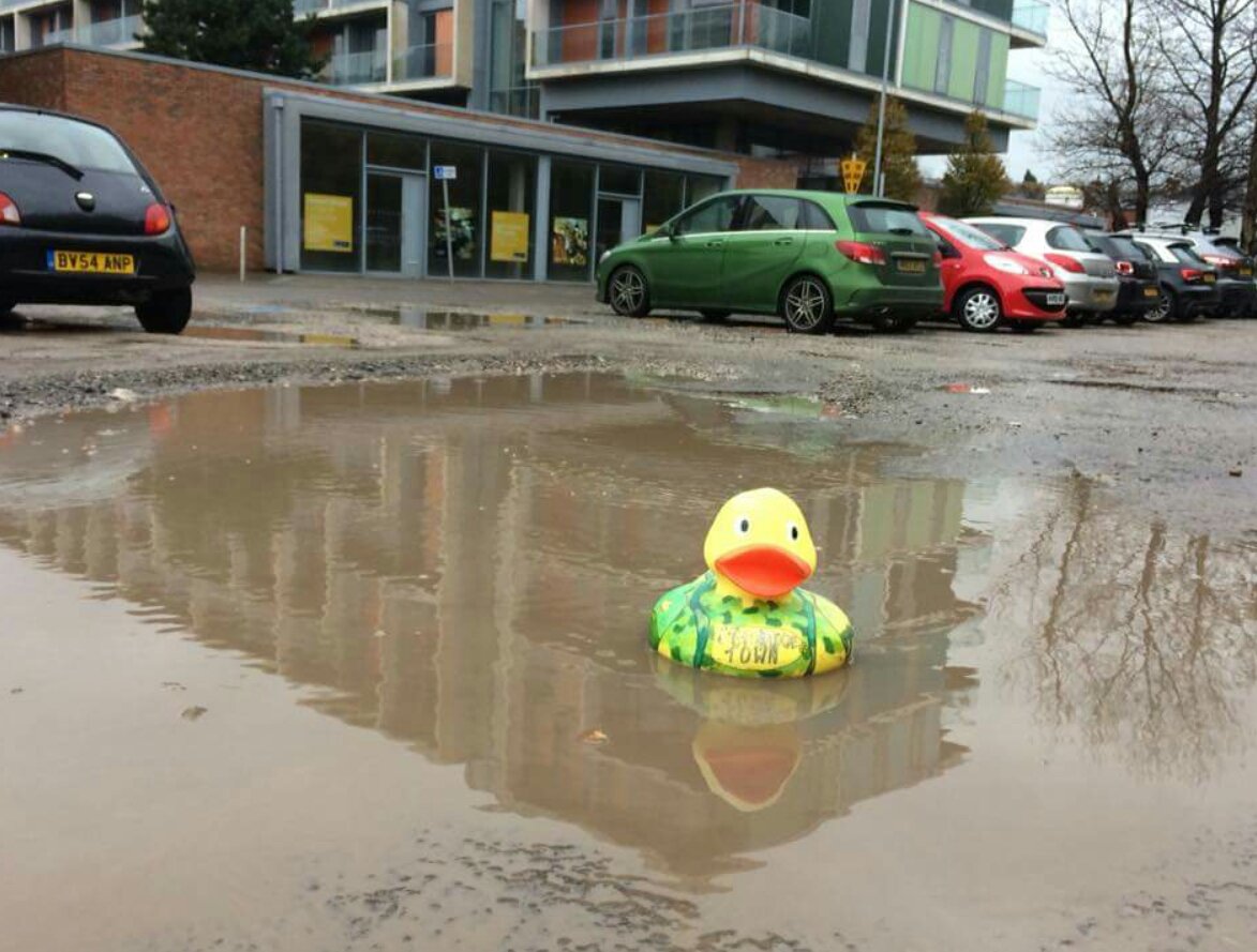 StalybridgeTown's tweet photo. Parking in Stalybridge is Quackers! .... Would you park here? @5adayFresh @all_fabrics @MENnewsdesk #askthecouncil #SupportYourTraders #shoplocal @BBCNWT @GranadaReports @CheshireRT @ManchesterRTs #Rt @jreynoldsMP https://t.co/YGCeC5iCvB