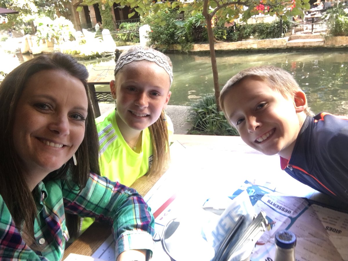 TexasEquineVet's tweet photo. @AAEPHorseDocs has been a treat! Great CE, Reconnecting, Location was perfect for making memories. #AAEP17 https://t.co/uZAvu23oax