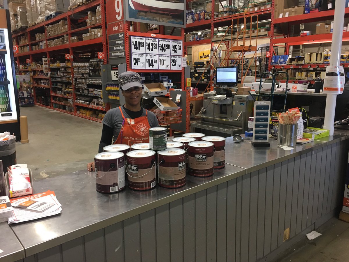 timbehr98's tweet photo. #HD935 rocks with their focus on Pro Paint opportunity.  Thanks to Tyishba selling full projects and Arelis utilizing PP2.0 for all their Pro Customers. Sky’s the limit when we #FindKnowGrow @FV_Behr @AdamStevison @TimothyMickiew2 @michaelromano85 https://t.co/fxNSJXDwYy