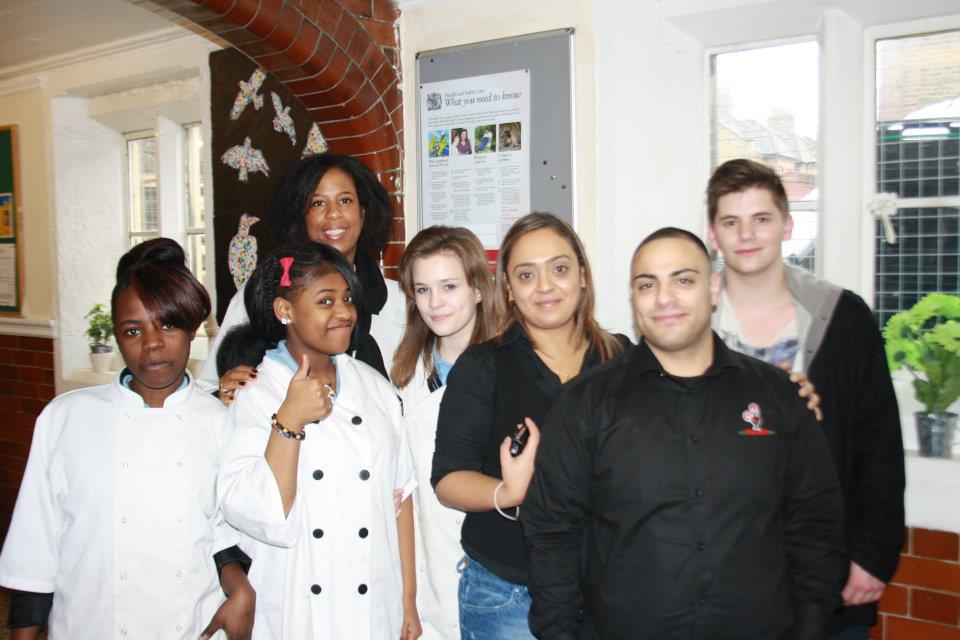 YPMCharity's tweet photo. LEGACY! #101CommunityChallenge 6 years ago!
photo set: https://t.co/JyzHBJee1H FEEDING THE HOMELESS w/ @LambethAcademy @weareaceofclubs @NandosUK promoting #Moral #Social & #Cultural development in children and yp. #Citizenship #YPM10 π§π½π§πΌπ§πΎπ¦πΎπ§πΏπ¦π»π§π» https://t.co/s3GZ3Nwspe