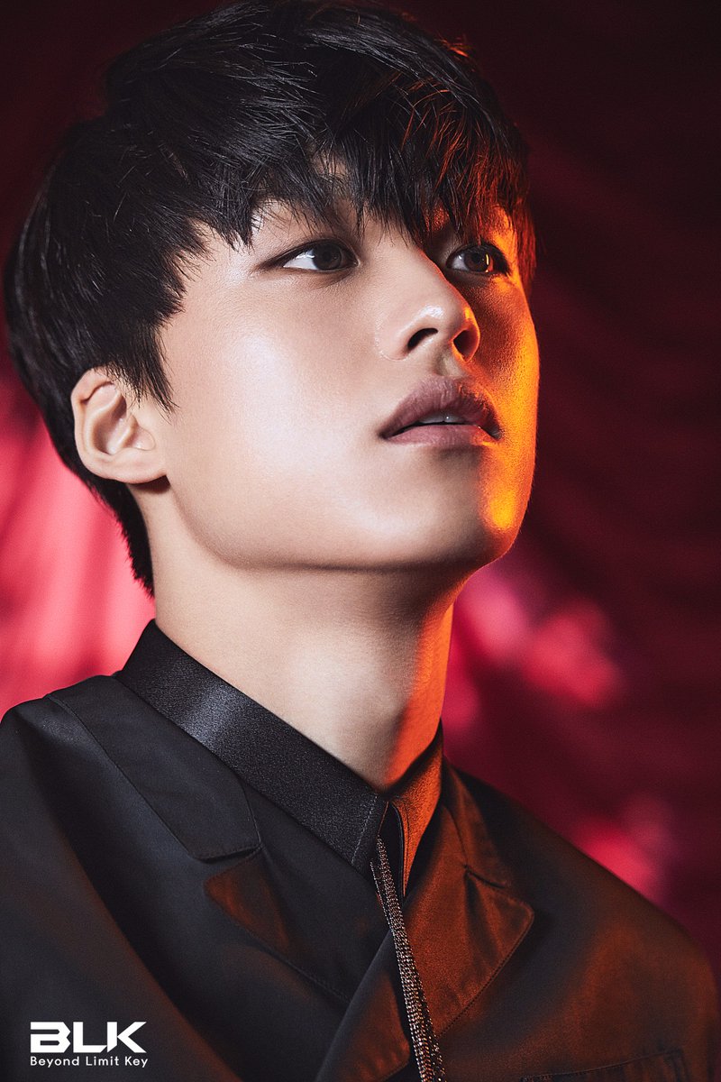 BLK_OFFICIAL_'s tweet photo. [Photo Teaser] BLK(비엘케이) ILKYUNG
BLK 1st Mini Album [INTO BLK PART1. I]
Release Date: 2017. 11. 28 PM12:00

#BLK #비엘케이 #HERO #TEASER #1ST #MINI_ALBUM
#D_A #TAEBIN #SORIM #ILKYUNG #I #INNO
#BYKING_ENT https://t.co/NbOPfCQj5I