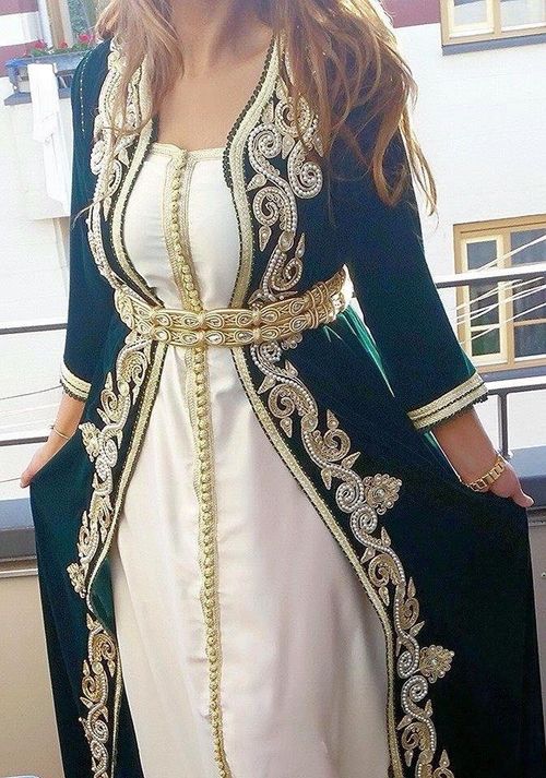 inass_____dz's tweet photo. #راني_فرحان 
🇩🇿psk☝️ ana 👩jazairia
#قفطان_جزائري https://t.co/SJbEwmkqwL