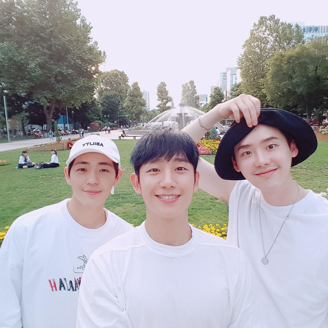 holyhaeinspic's tweet photo. i really wish they were real sibs 😢❤ https://t.co/n0L31X90pW
