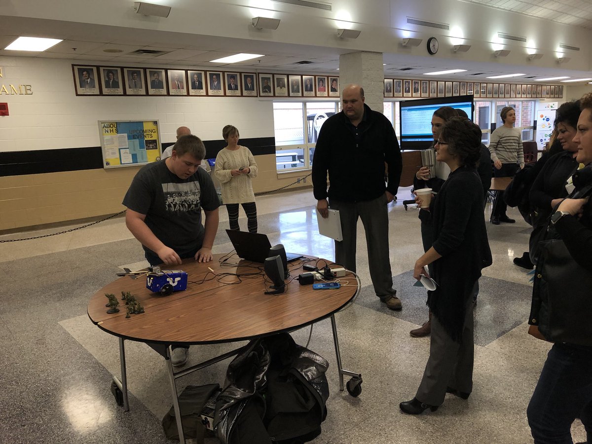 JSmith_BL's tweet photo. Could not be more proud of these students as they drop some programming knowledge on Logan County Leaders. #BenLogan #CodeInClass https://t.co/jLvAudpkkY