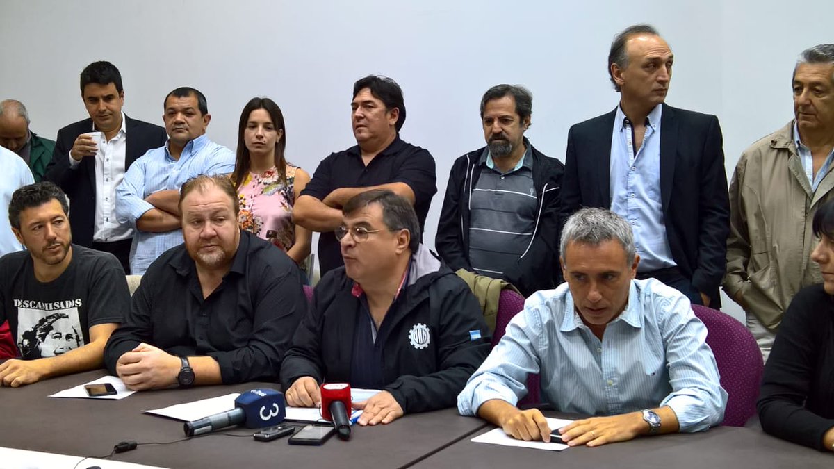 tincholucero's tweet photo. Conferencia de prensa de la Mesa de Organizaciones Sociales rechazando los ajustes y la reforma laboral. https://t.co/FSGG8gywnP