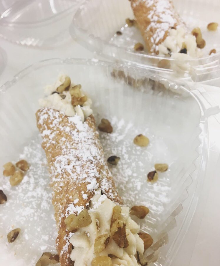 LembosItalian's tweet photo. Holy cannoli!
Satisfy your sweet tooth today with one of our delicious cannolis! You can order them through our carryout service, as well as dining in. 😋 https://t.co/6rLdFWjECC