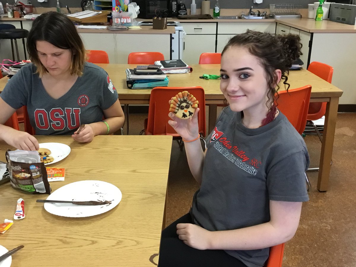 CarlyLatchic's tweet photo. @MHSColts thanksgiving turkey cookies #childdevelopment #coltscook https://t.co/RDbVsmPkxK