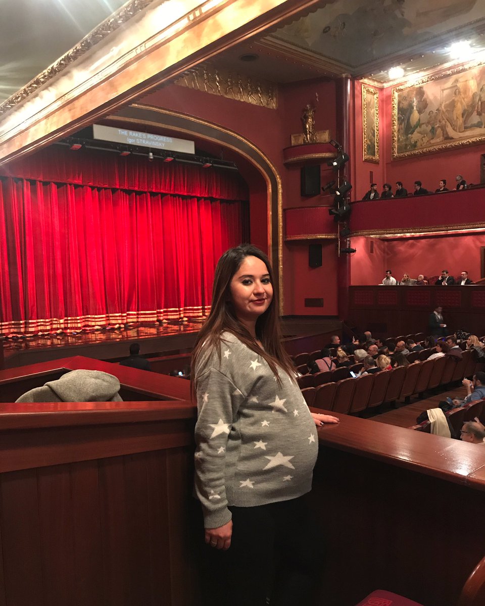 En sevdiğim yerdeyim, Süreyya Operası'ndayım. Locamızdan sevgiler. ❤️ #TheRakesProgress #Stravinsky