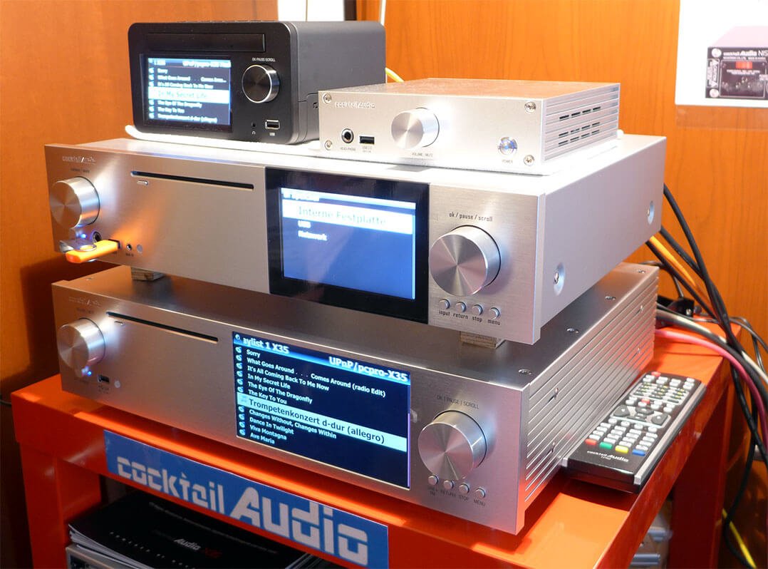 mycocktailaudio's tweet photo. Messebericht der Klangbilder 2017 in Wien
Die nächste Station meines Streifzugs durch die Hotel-Suiten war Cocktail Audio...
https://t.co/opLjKydi0r
#mycocktailaudio #messe #wien #audio #highend #hifi #klangbilder #project #aramisacoustic #boenicke #sorealaudio #cocktailaudio https://t.co/WWN8K8Q1ds