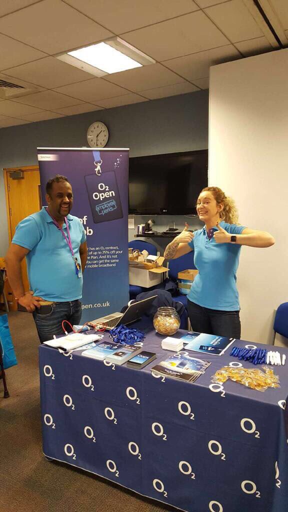 CelfoneTrading's tweet image. Having a great day today with @WMPolice letting everyone know about their #o2open discount entitlement