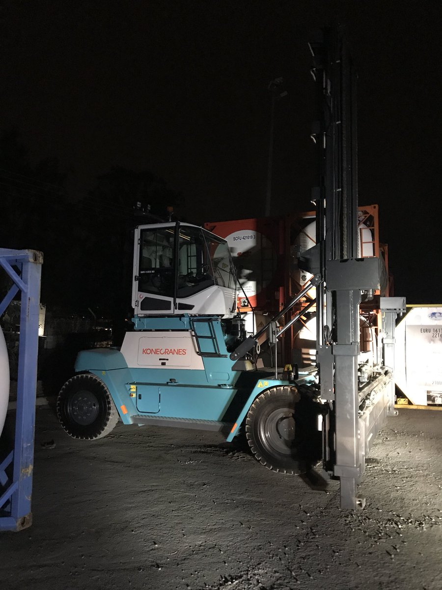 upenatem's tweet photo. @MMMNightShift I’m listening to the night shift whilst servicing a half million dollar forklift right now. https://t.co/u0Ipm1TK1X
