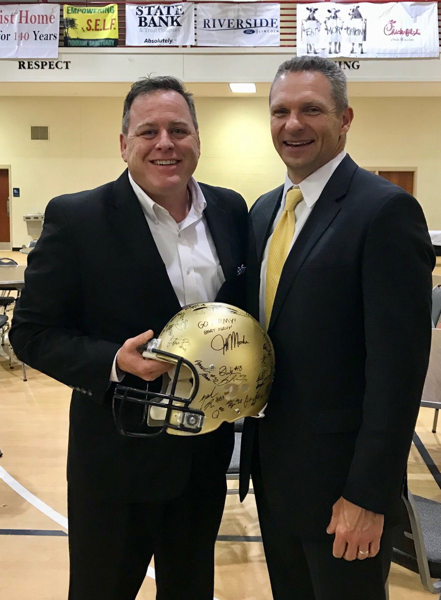 terryharvin's tweet photo. Always good to catch up w/ my friend &amp; former Eagle coach...Army Football @CoachJeffMonken - he did a great job speaking at #MaconTouchdownClub hosted by the @MethodistHome for Children Monday night. #GoArmy #BeatNavy #GATA #DoRightLeadership https://t.co/V3bvc0Ia9P