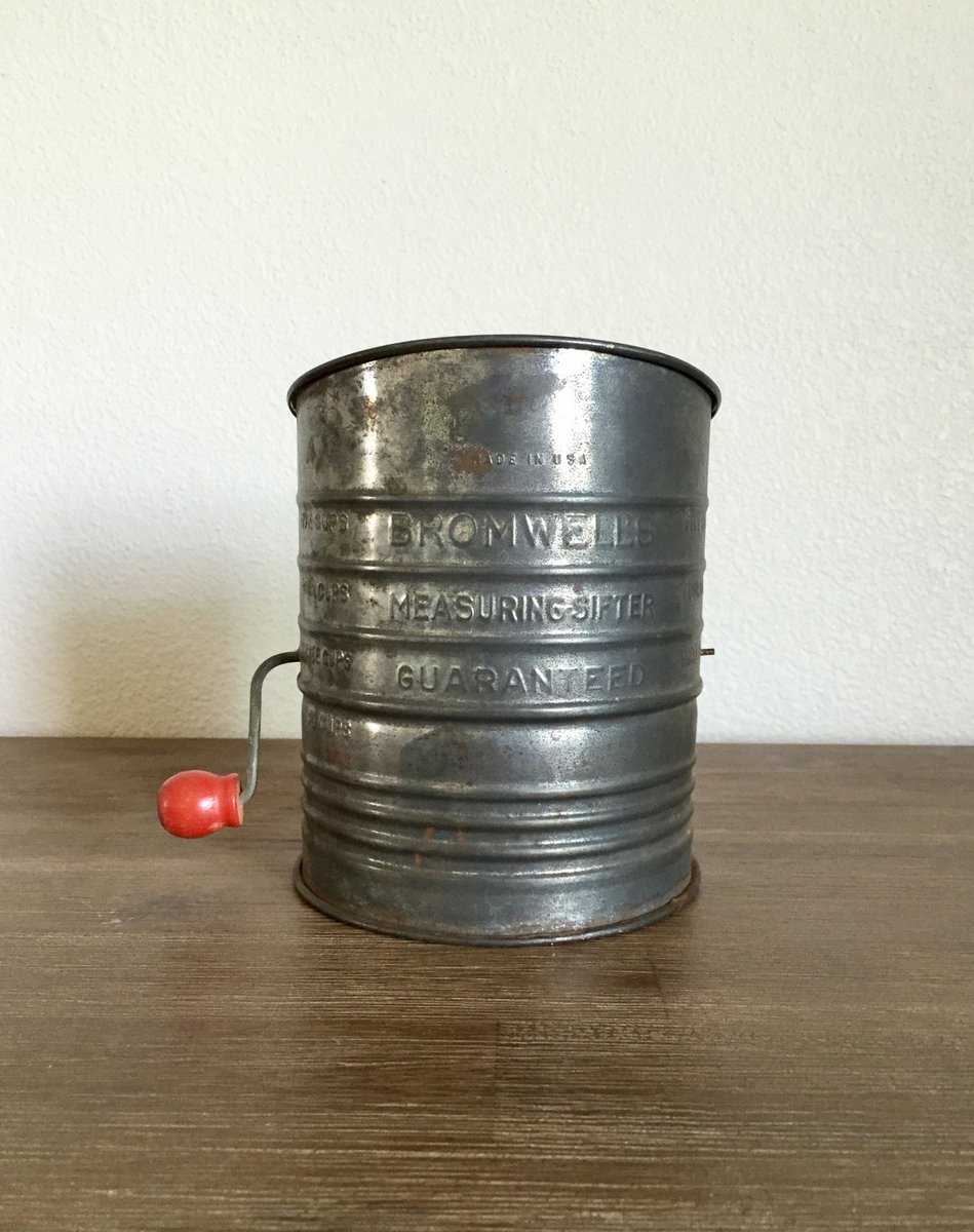 TBDSD19's tweet photo. Vintage Flour Sifter; Bromwell's 5 Cup Tin Flour Sifter; Crank Flo… https://t.co/qtNU9KB7E3 #Speckadoos #FlourSifter https://t.co/LxoGdBfJ2W