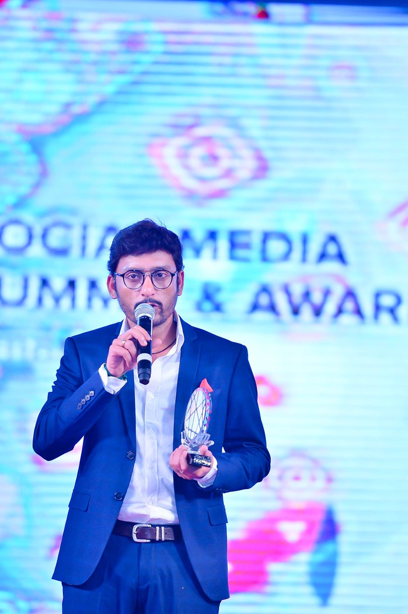 smsummit_awards's tweet photo. Keep inspiring youngsters with your good work @RJ_Balaji
#smsummit17 #smsa https://t.co/IRMUFUK6zz