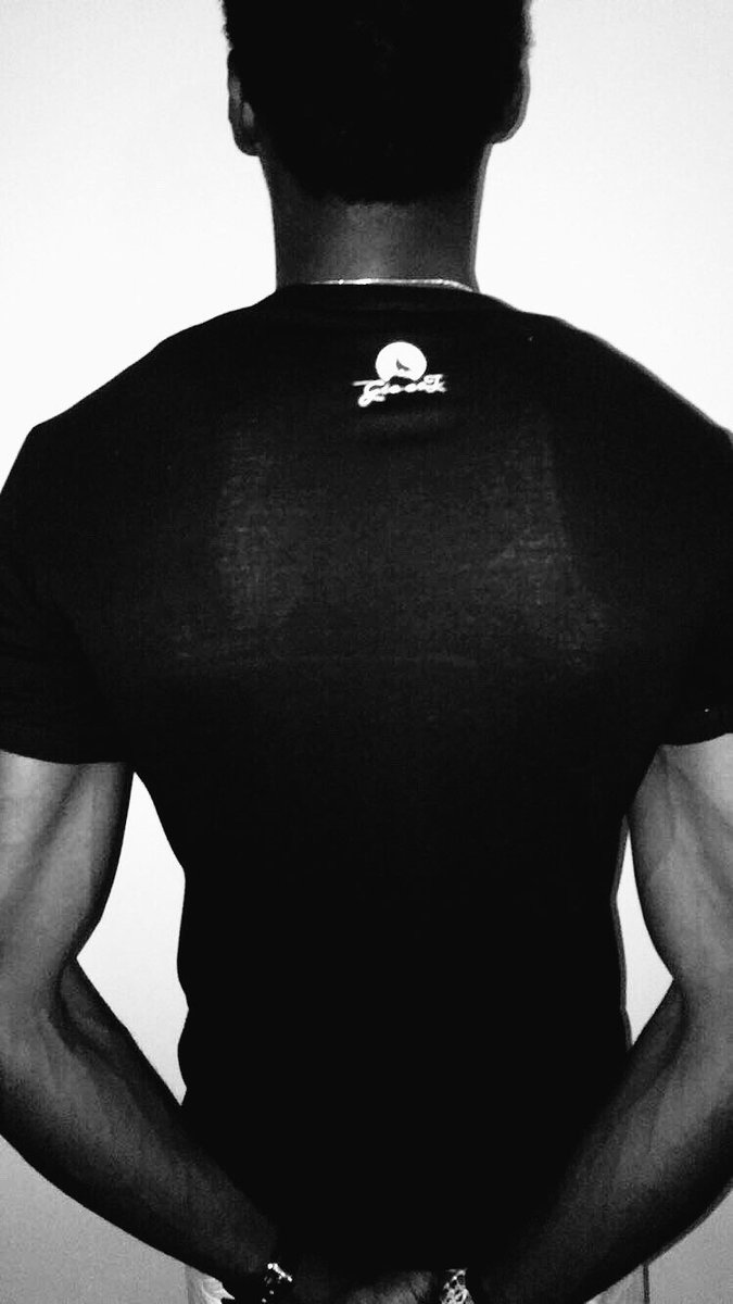 SlimShowz's tweet photo. My friend @GioArt_23 did the shirt and the hoody... He is creative when it comes to customizing...  #JusticeLeague  #ALLIn #TheBoondocks ...Please help RT .....  Thanks... I appreciate it... @Ayodeji_IsKvng https://t.co/36qTvCZd4q