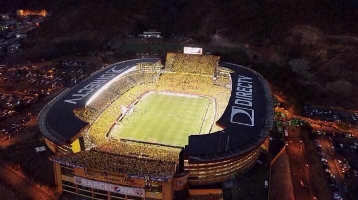 DavidMorales911's tweet photo. Los equipos que más hinchada llevaron en los últimos 5 años:
1.- Emelec: 1’622.996
2.- Barcelona: 1’506.918
3.- Liga: 819.855
4.- El Nacional: 759.481
5.- D. Cuenca: 687.009
https://t.co/HMH5Svcwwh https://t.co/9a5EyimJJH