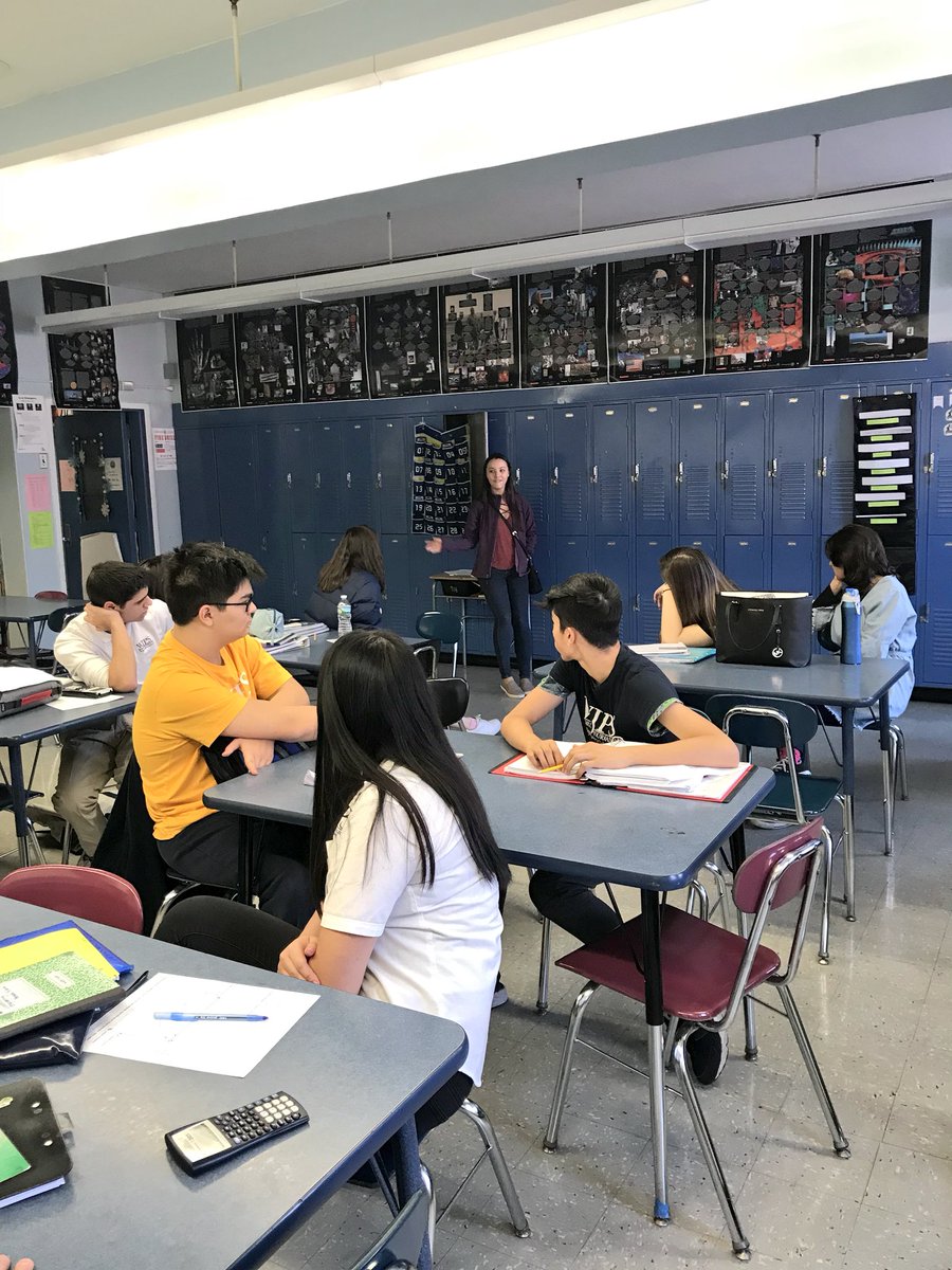 MsKatzPhysics's tweet photo. Proud teacher moment: when your old student comes back to tell your new students how amazing their life is becoming 😍😍 #wjps #wjpsalumni https://t.co/t0zWV6X0VB