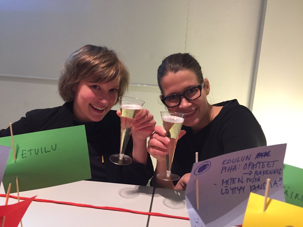 Malja muotoilukasvatukselle! Kiitos iltapäivän työpajasta Silvia di Iorio ja Kirsi Miettinen. #Skidiakatemia #muotoilukasvatus #kippis