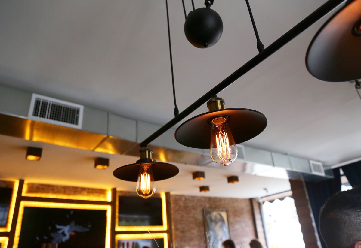 DeathAve's tweet photo. We’ll be the high-light of your day 💡🙌
Our new tap room features large communal tables for the perfect start to your #Friendsgiving evening 🍻
#TaproomTuesdays
.
#deathave
#taproom #tuesdays #nyc #deathavebrewing #brewery #lighting #details #thehighline https://t.co/6ZvTChpePb