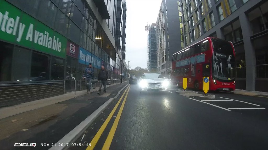 prmwpablo's tweet photo. @MetCC As a cyclist I captured this today...
Do you take action on cases like this? https://t.co/0J7wtTJ4yB