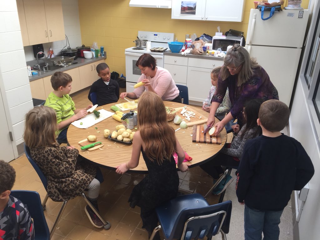 arutherfordK5's tweet photo. Making Soup in 1/2 #LearningKitchen https://t.co/n0Ex5H7MSX