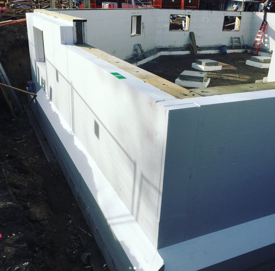 AdvantageICF's tweet image. Check out this super insulated foundation using the Advantage #ICF System AND @PlastiFab EPS rigid insulation #rvalue #liveincomfort #energyefficient #greenbuilding Learn more at advantageicf.com